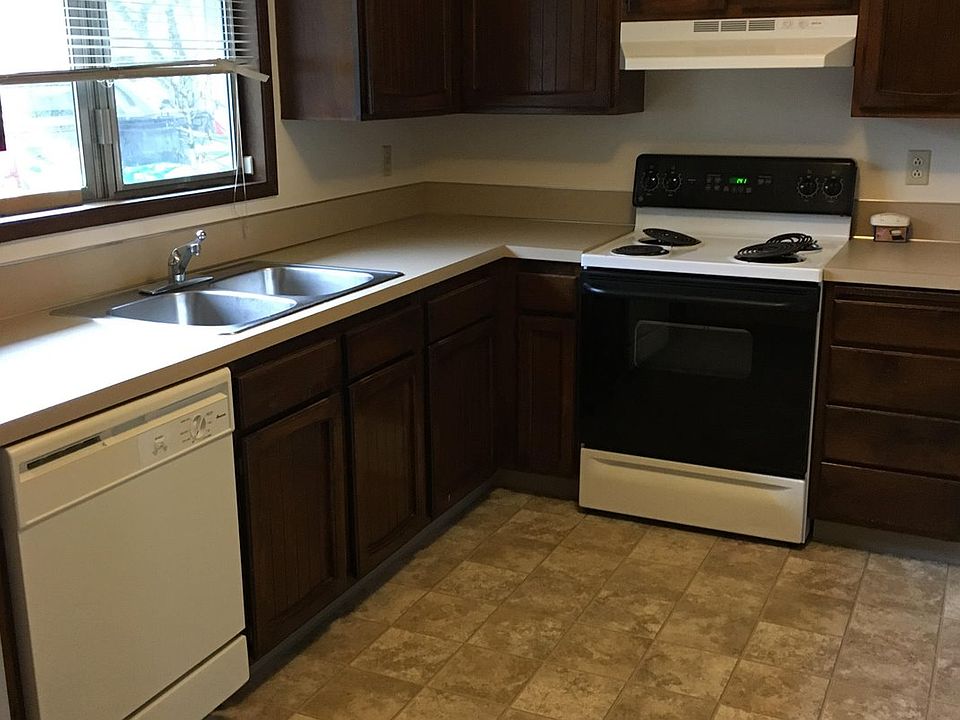 2nd image of 2437 SE 53rd Ave