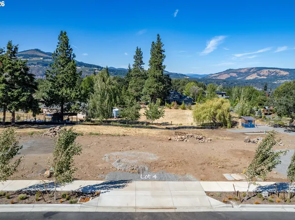 3940 Carr Dr #4, Hood River, OR 97031