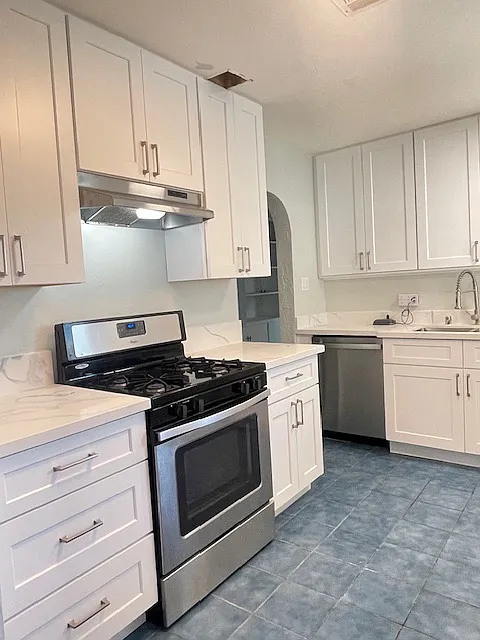 3 bed, 1600 sqft, $3,500 — Photo 2