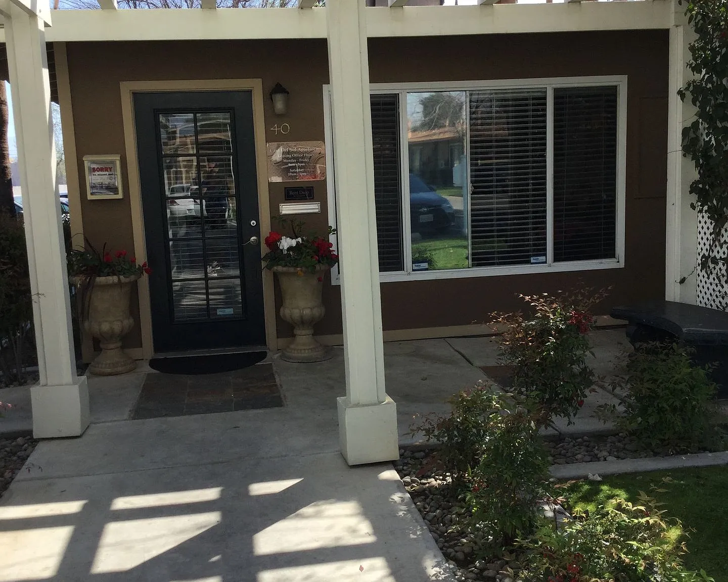 Studio, 400 sqft, $740 — Photo 2