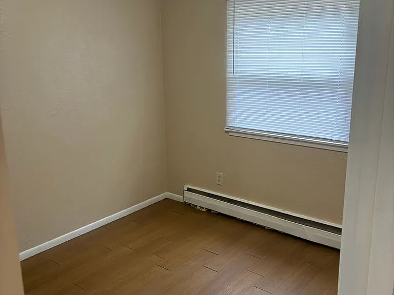 1015 York Ave — Photo 17