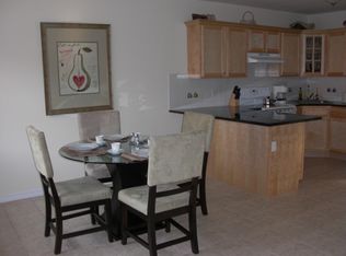 10 Dixon Ave APT 22, Amityville, NY 11701