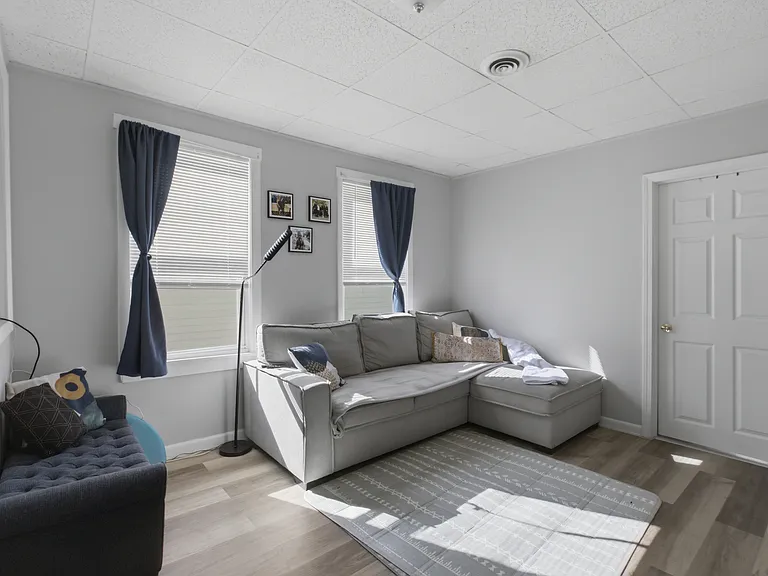 11 Leverett St — Photo 4