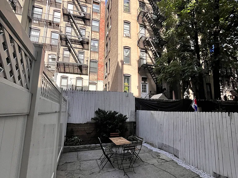 513 E 81st St #1RR — Photo 3