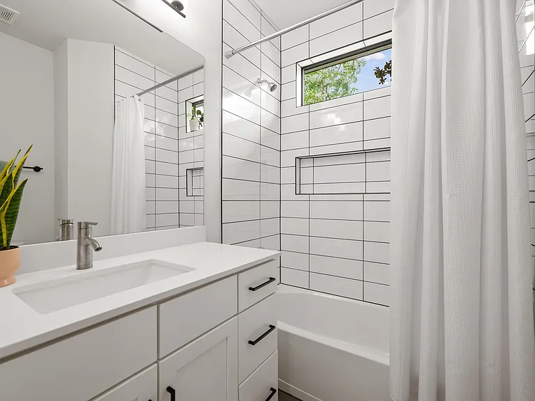 1710 Adina St #2 — Photo 21