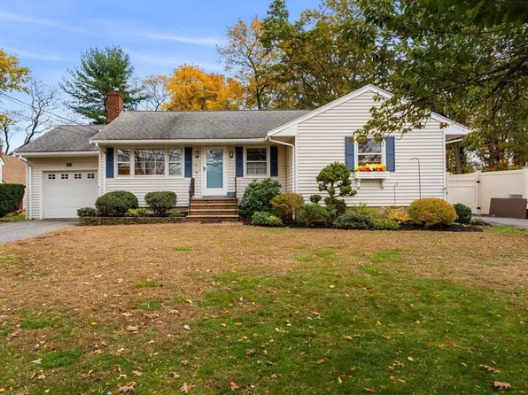 215 W Shore Dr, Marblehead, MA 01945