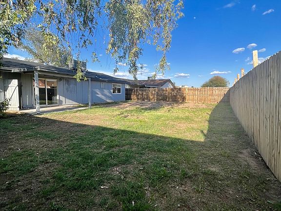 4th image of 8829 W MULBERRY Drive