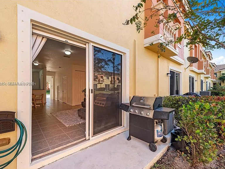 1820 SW 89th Ter — Photo 13