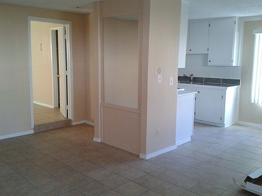 2nd image of 14223 Delano St APT 1