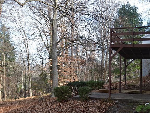 3rd image of 901 Beechwood Dr