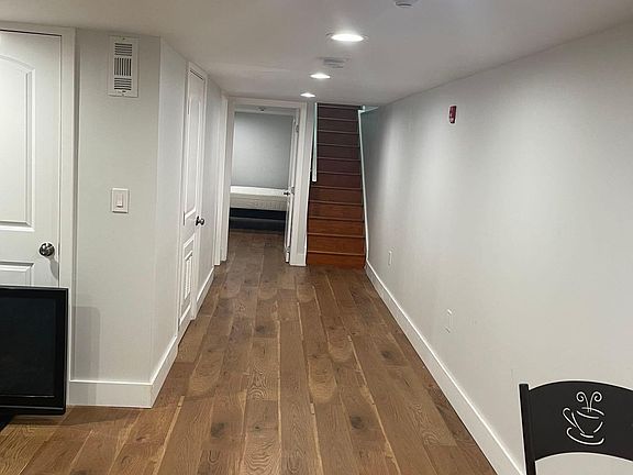 3rd image of 3809 Baring St Floor 1