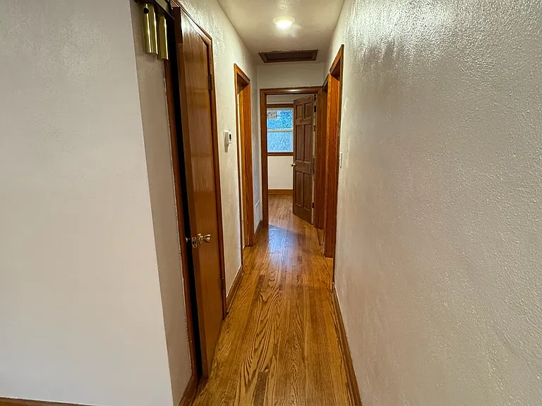 707 Crystal Dr — Photo 22
