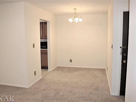 3rd image of 1600 Northbrook Dr #A-2
