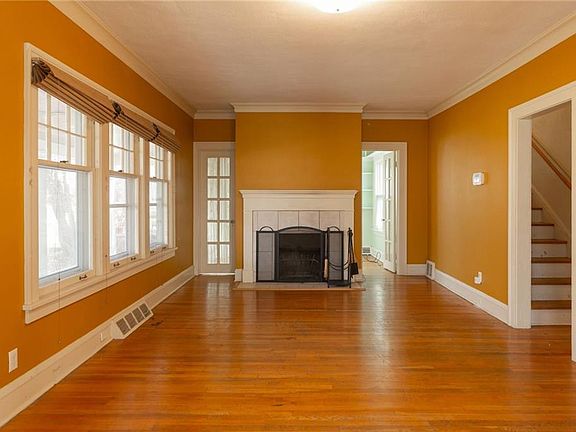 4th image of 3284 Euclid Heights Blvd