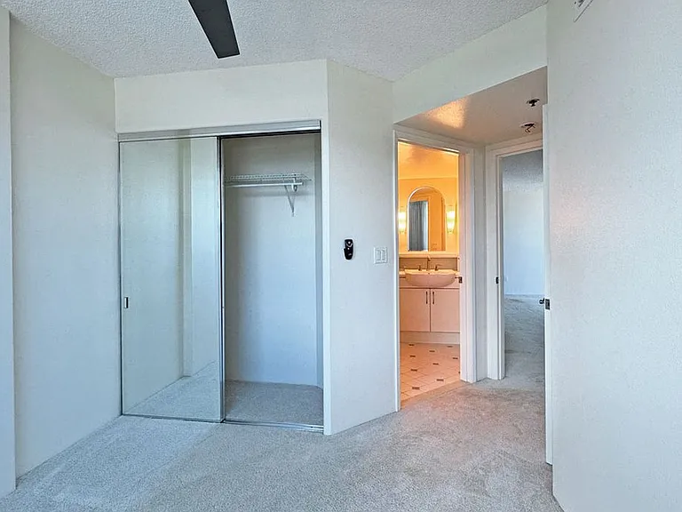 801 King St #1704 — Photo 12
