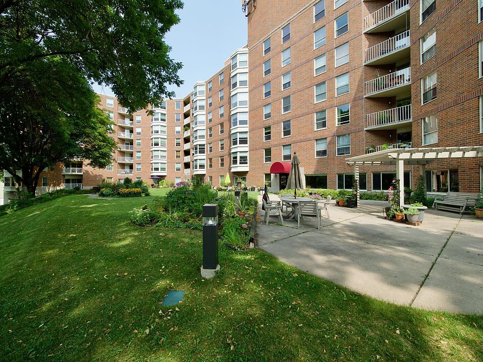 1st image of 1425 W 28th St APT 216