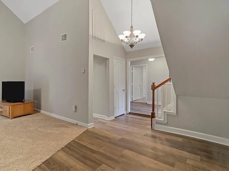 5978 County Road 471 — Photo 4