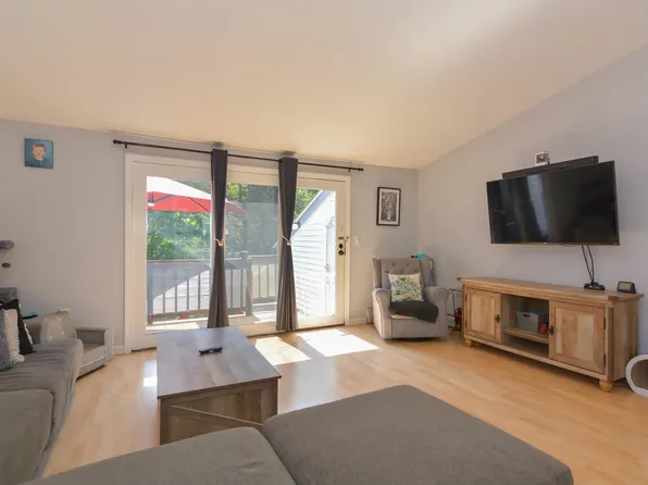 881 Mammoth Road #403, Manchester, NH 03104