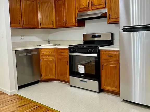 2nd image of 3946 59th St #1