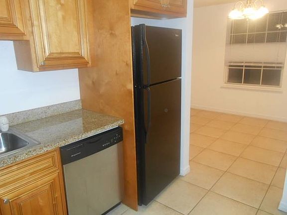 5th image of 3958 Versailles Dr