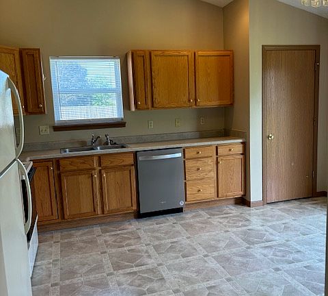 2nd image of 1129 Sourgum Ln