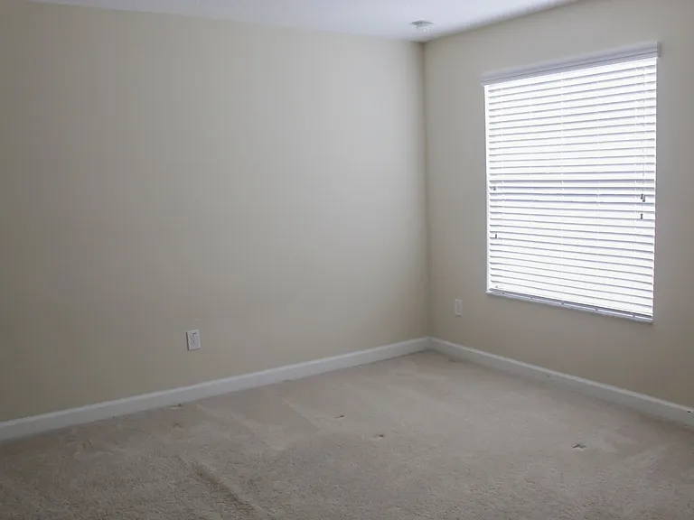 1718 Thetford Cir — Photo 28