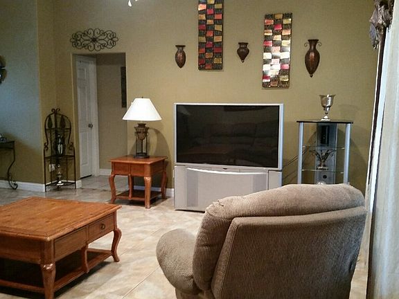 3rd image of 215 W 16th St