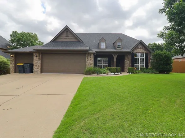 11705 S Willow Pl, Jenks, OK 74037