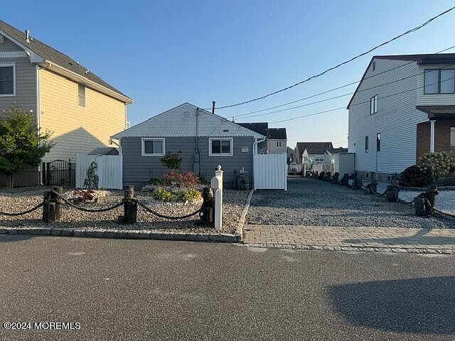 1st image of 3465 Bergen Ave
