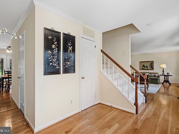 3rd image of 9605 Bronte Dr