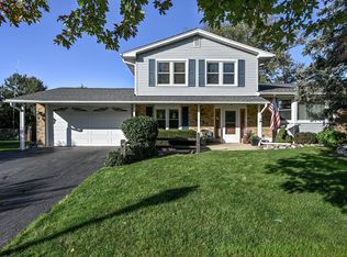 1350 Aldrin Trl, Elk Grove Village, IL 60007