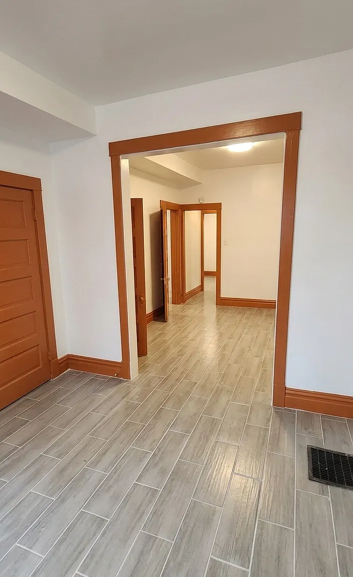 2 bed, 1200 sqft, $1,500 — Photo 3