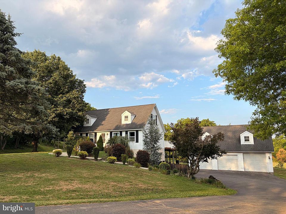 1st image of 575 Mull Ave