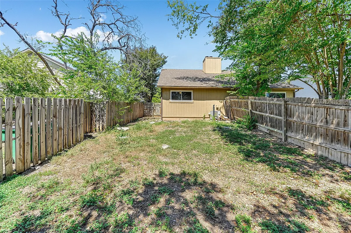 Building Photo - 526 Cutty Trl #B