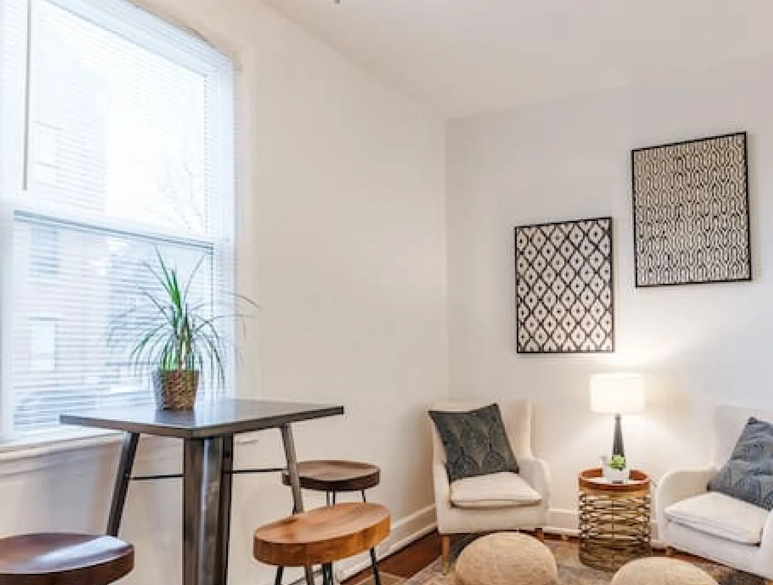 1 bed, 1.0 bath, 710 sqft, $2,034 — Photo 1