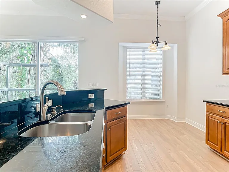 132 Orange Ave — Photo 9