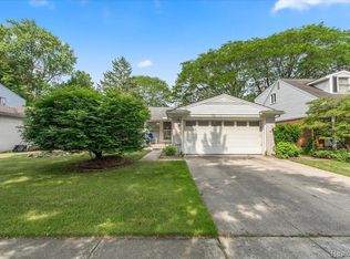 17551 Rexwood St, Livonia, MI 48152