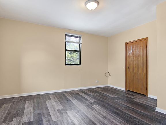 5th image of 3800 S Emerald Ave APT 2R