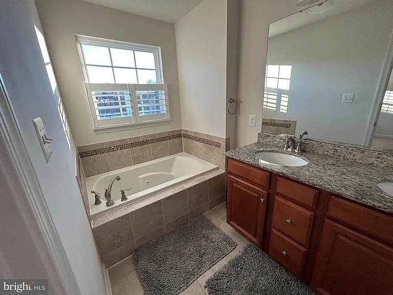 13312 Waterford Hills Blvd — Photo 28