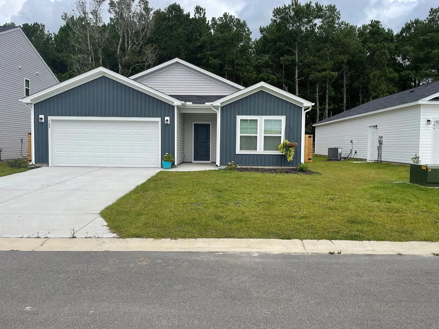 4 Bedroom 2 Bathroom House in Richmond Hills, Supply, NC — Photo 1