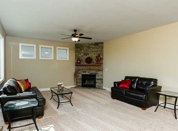 5th image of 2085 Oxford Dr