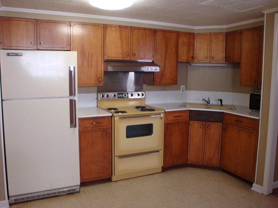 2nd image of 719 Coolidge St #A