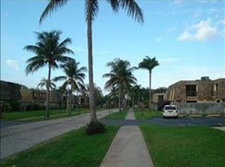 241 Woodland Rd, Palm Springs, FL 33461