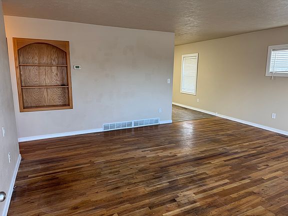 2nd image of 1832 Falls Ave E