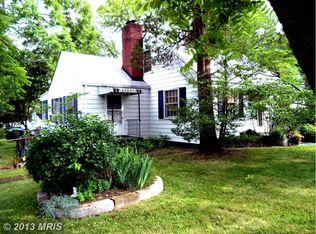 4013 Chestnut St, Fairfax, VA 22030