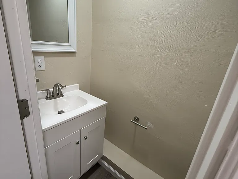 409 Brown Ave — Photo 7