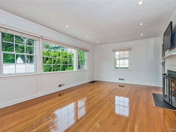 3rd image of 74 Dearborn Ave