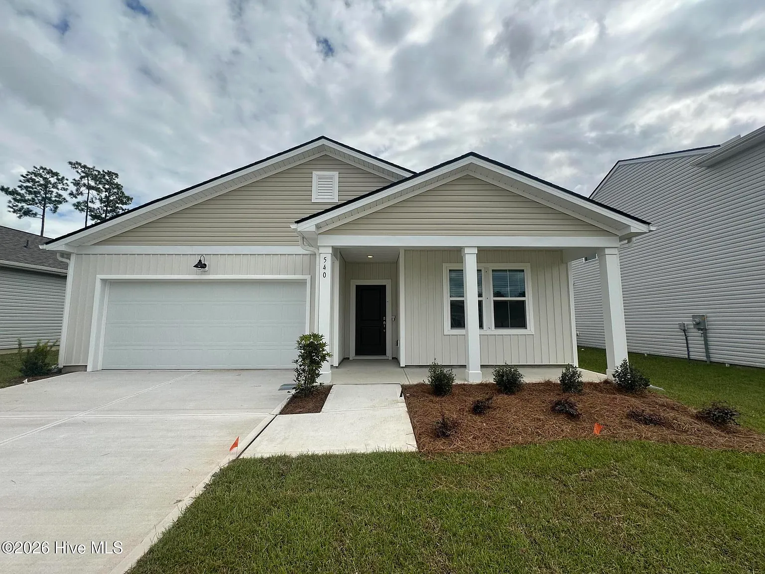 4 bed, 2.0 bath, 1775 sqft, $2,350 — Photo 1