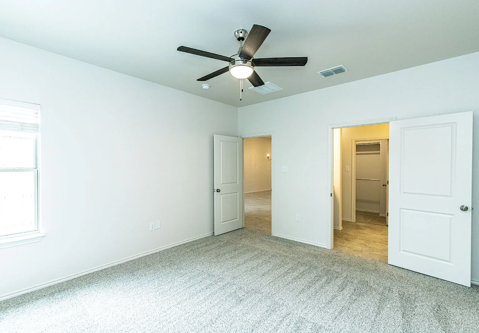 2 bed, 2.0 bath, 1227 sqft, $1,300 — Photo 4