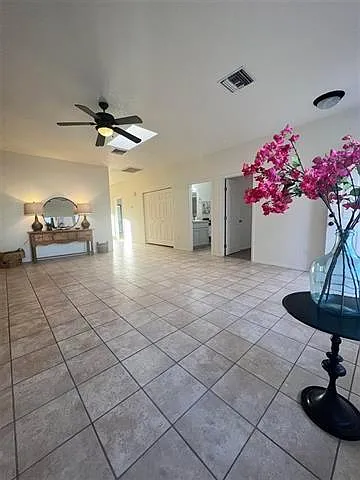 10205 S Del Rey Dr — Photo 2
